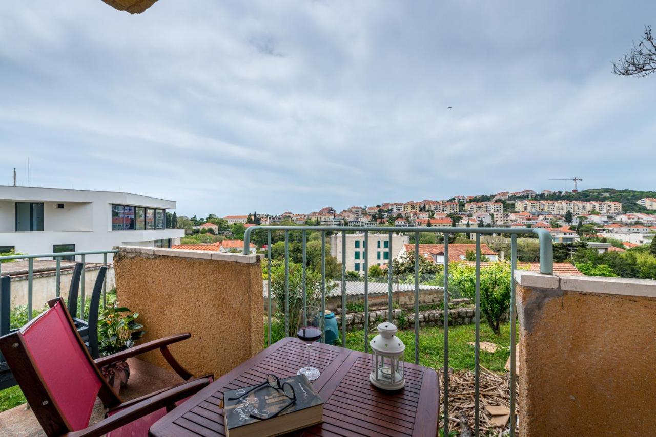 Pinegrove Apartment