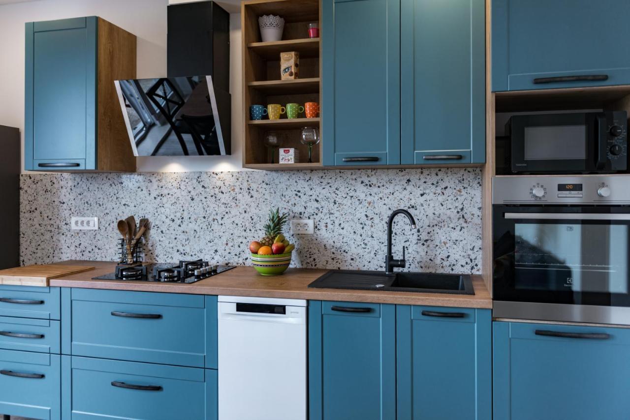 Pinegrove Apartment *